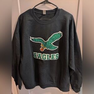 EAGLES’ Embroidered Crewneck